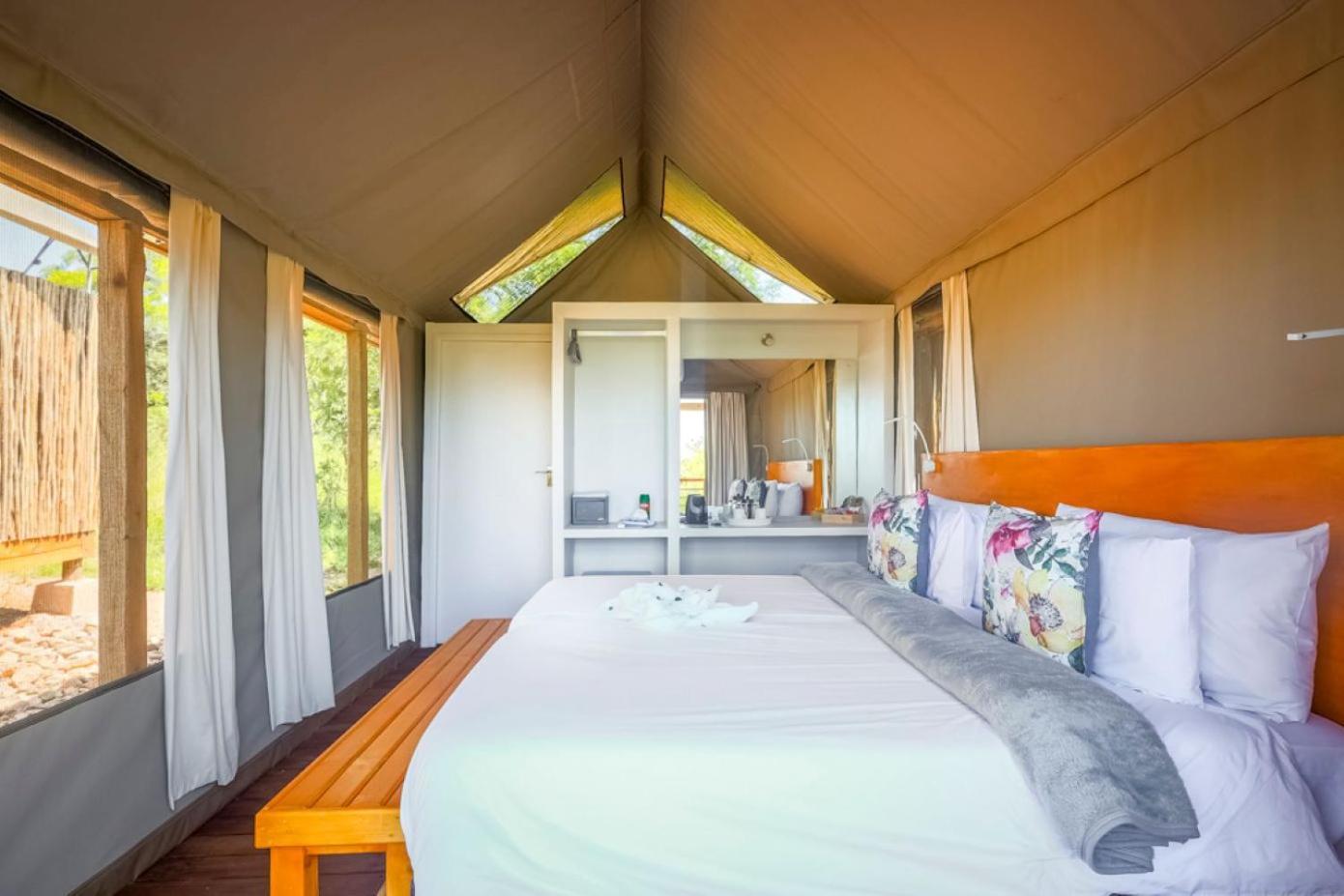Ndhula Luxury Tented Lodge ホワイトリバー エクステリア 写真
